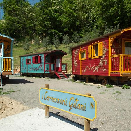 Agriturismo La Rovere - I Carrozzoni Gitani Cossano Belbo Buitenkant foto